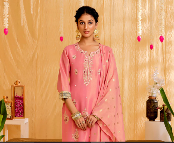 Pink Floral Zardozi Work Kurta Set With Dupatta - Image 3