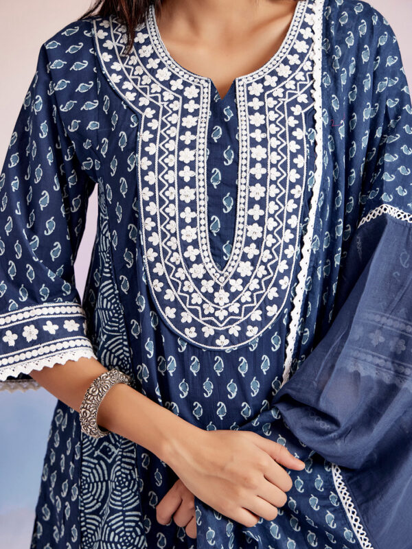 Indigo Printed Pakistani Kurta Set With Dupatta - Image 5